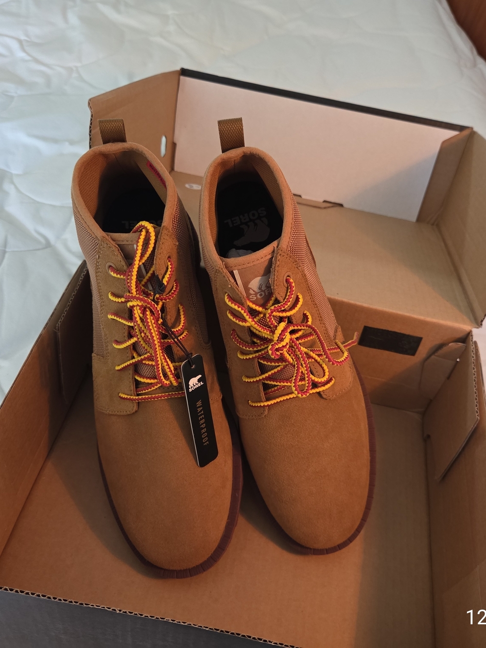 NIB with tags Sorel Caribou Men’s Chukka Boots in Chestnut Brown, Waterproof